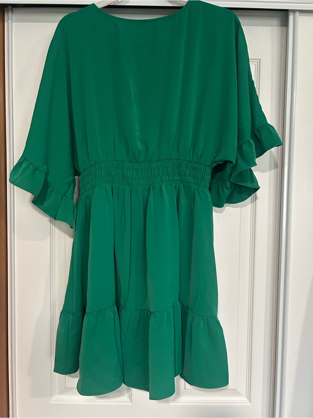 Women's Emerald Green V-Neck Ruffle Tiered Mini Dress - Picture 2 of 3